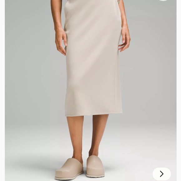 Lululemon Softstreme High-Rise Midi Skirt Size 8 - Picture 4 of 8